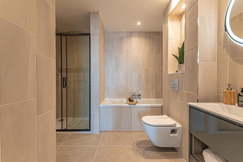 Penthouse River View! Wow Liverpool Bagian luar foto