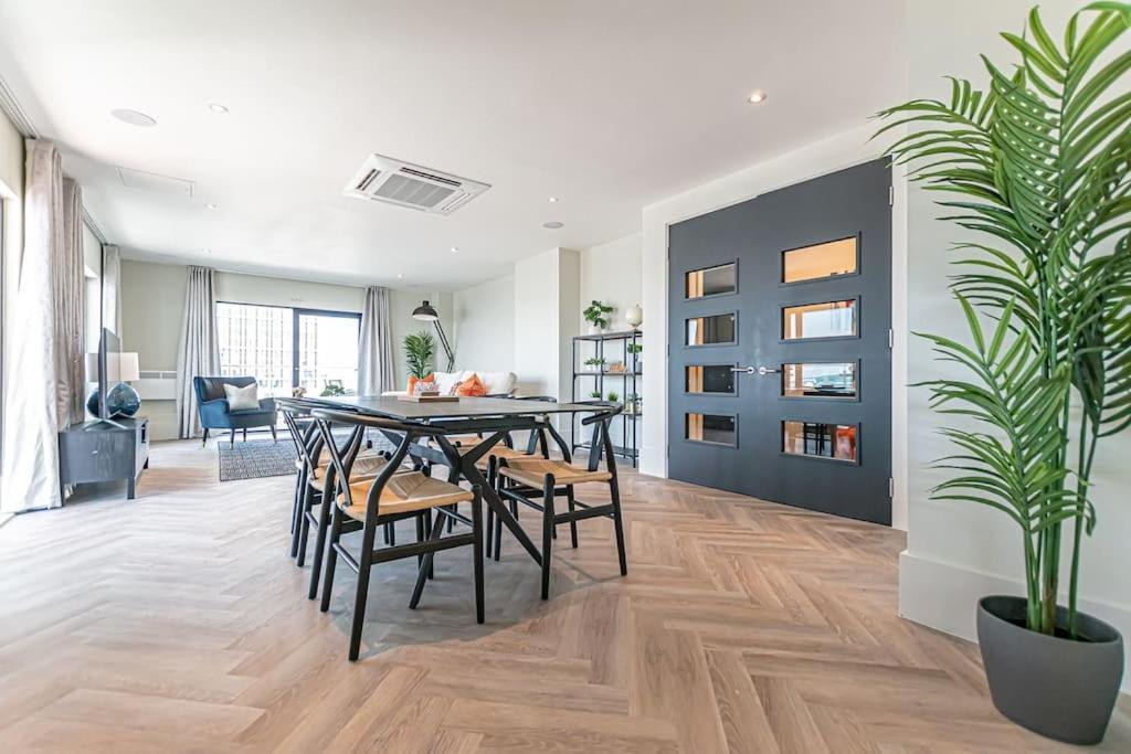 Penthouse River View! Wow Liverpool Bagian luar foto