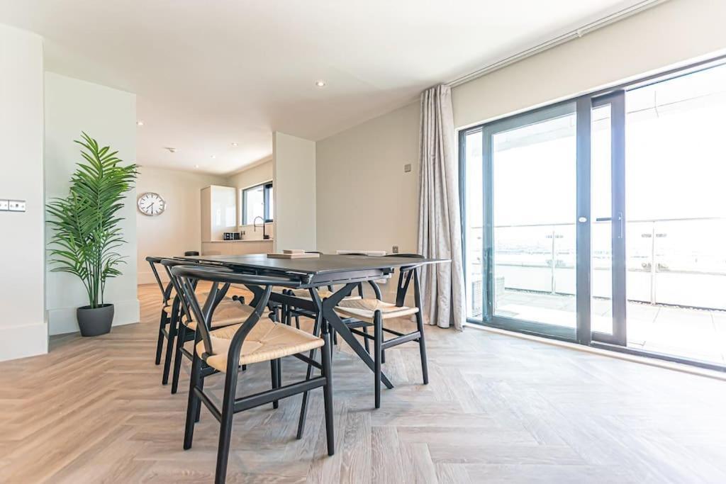 Penthouse River View! Wow Liverpool Bagian luar foto