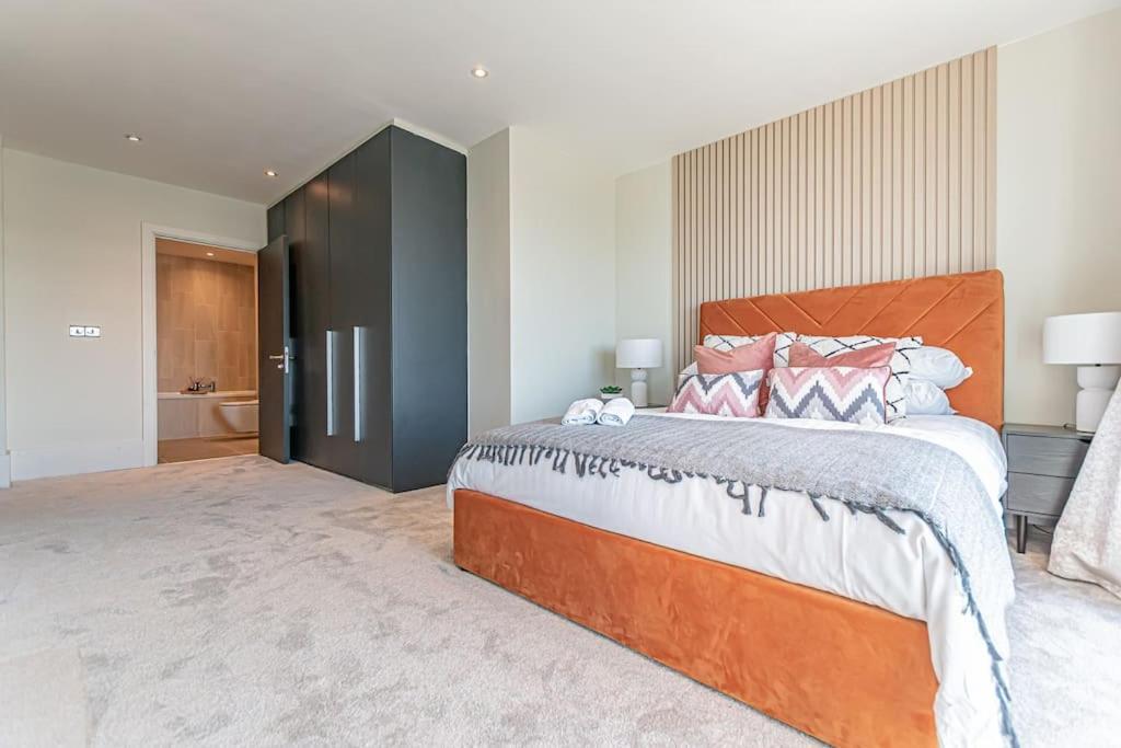Penthouse River View! Wow Liverpool Bagian luar foto