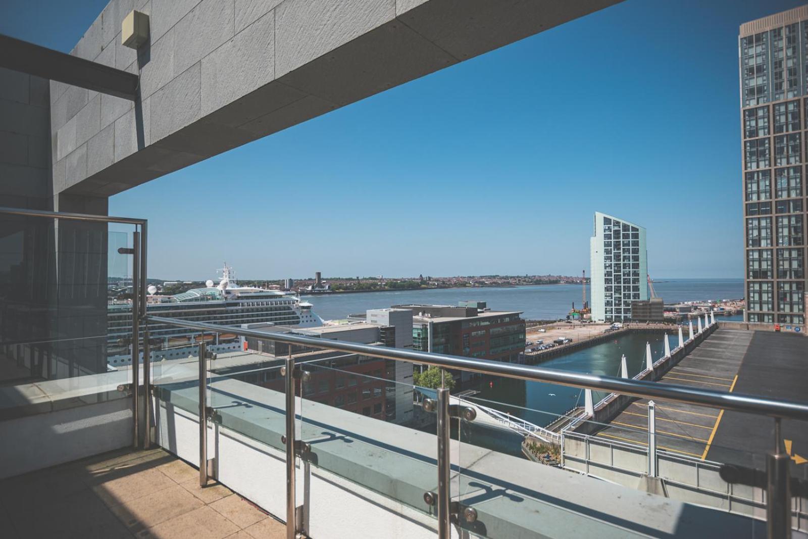 Penthouse River View! Wow Liverpool Bagian luar foto
